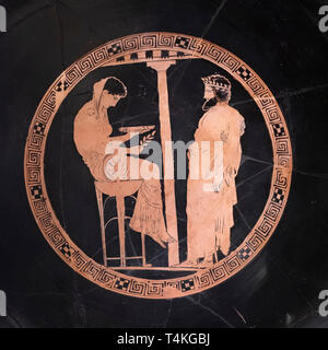 Berlin. Germany. Altes Museum. Attic red-figure Drinking Cup / Kylix, Oracle of Delphi: King Aigeus/Aegeus in Front of the Pythia (Aegeus standing bef Stock Photo