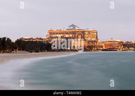 ABU DHABI, UNITED ARAB EMIRATES - April 13, 2019: The Emirates Palace Kempinski hotel.  ( Ryan Carter ) Stock Photo