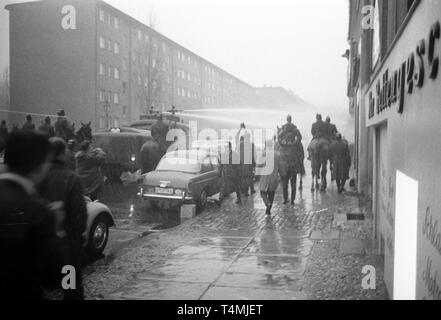 The police uses water guns against demonstrators, who demand Fritz Teufel's release on 27 November 1967. | usage worldwide Stock Photo