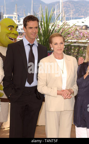 CANNES, FRANCE. May 15, 2004: JULIE ANDREWS & RUPERT EVERETT at the photocall for Shrek 2 which is in competition at the Cannes Film Festival. Stock Photo