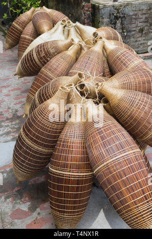 Weaving Bamboo Fish Trap With Basket In Hanoi Vietnam Stock Photo -  Download Image Now - iStock