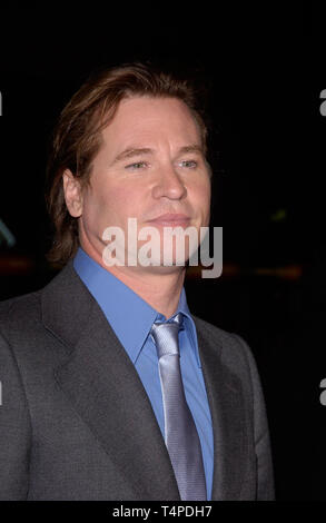 LOS ANGELES, CA. November 16, 2004:  Los Angeles, CA: Actor VAL KILMER at the world premiere, in Hollywood, of his new movie Alexander. Stock Photo