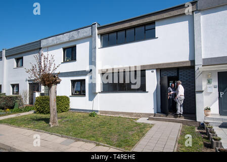 18 April 2019, Saxony-Anhalt, Dessau-Roßlau: View of the house Anton in the experimental Bauhaussiedlung Dessau-Törten. After extensive renovation work, the original Bauhaus buildings open before Easter. For the anniversary year 2019 they will receive a new coherent curatorial narrative. The buildings themselves become exhibition objects. Photo: Hendrik Schmidt/dpa-Zentralbild/ZB Stock Photo