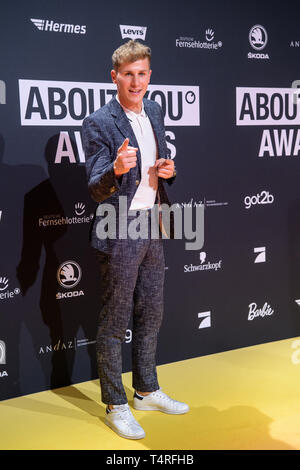 18 April 2019, Bavaria, Grünwald: Lukas Sauer, actor, comes to the presentation of the 'About you' awards to the social media personalities of the year in the Bavaria film city. Photo: Matthias Balk/dpa Stock Photo