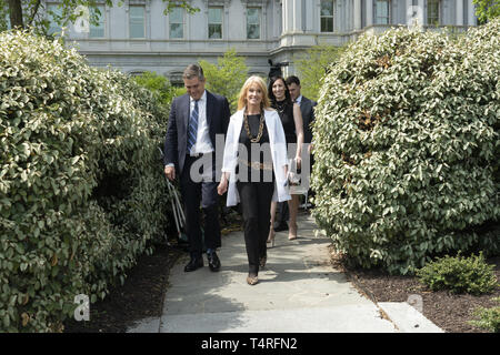 Washington, District of Columbia, USA. 18th Apr, 2019. Senior Counselor Kellyanne Conway walks with CNN's Chief Whitehouse Correspondent Jim Acosta after an interview with Fox News at the White House in Washington, DC on April 18, 2019. She joked that he was apologizing to her for the last two years. Credit: Stefani Reynolds/CNP/ZUMA Wire/Alamy Live News Stock Photo