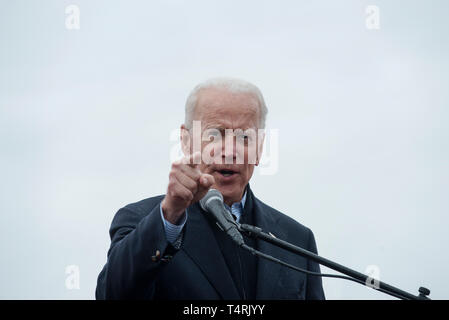 Dorchester, Massachusetts, USA. 18th April, 2019.  Former U.S. vice president and possible 2020 Democratic presidential candidate, Joe Biden, speaking to over 1,000 striking grocery store workers. Credit: Chuck Nacke/Alamy Live News Stock Photo