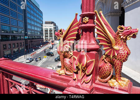 Dragon on Holborn Viaduct in the City of London with Goldman Sachs HQ in  the background Stock Photo - Alamy