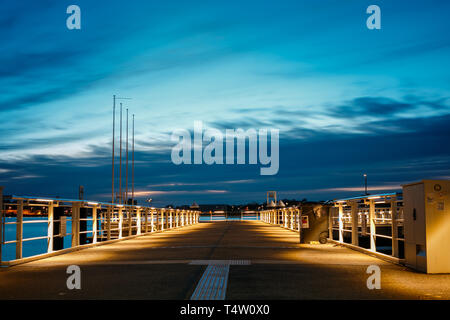 Blaue Stunde Reventloubrücke Kiel / blue hour reventlou bridge kiel Stock Photo