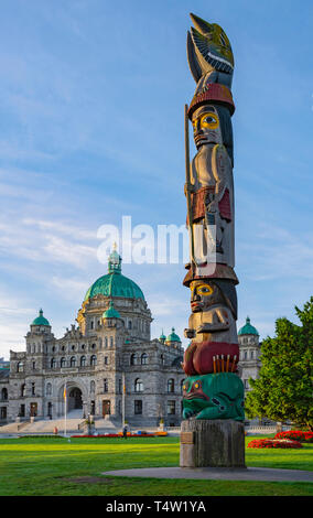 Canada, Victoria, British Columbia Parliament Buildings,Totem Pole Stock Photo