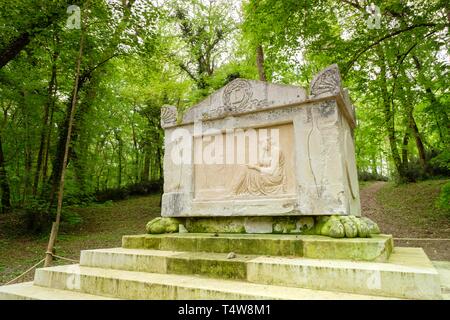 tumba de Luisa de Lorena, castillo de Chenonceau, siglo XVI, Chenonceaux, departamento de Indre y Loira,France,Western Europe. Stock Photo