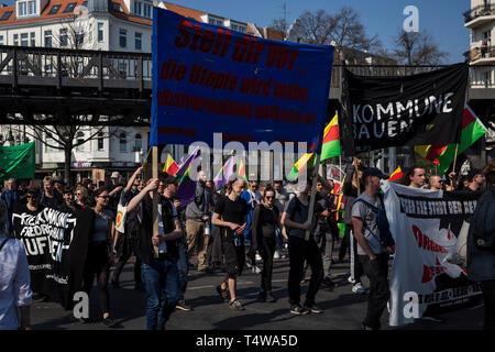 Protesters at the Mietwahnsinn demonstration about rising rents, pass through Schlesisches Tor in Berlin, Germany. Stock Photo