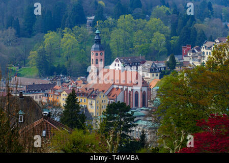 Blick über das Wasserparadies, zur Altstadt mit Stiftskirche in Baden-Baden Stock Photo