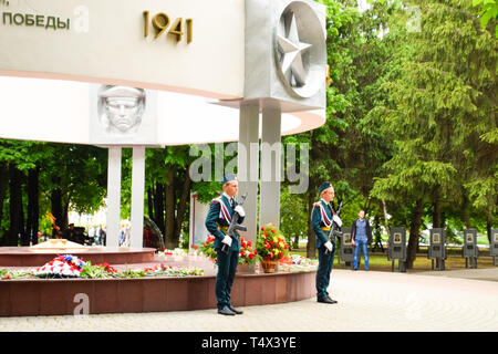 Slavyansk-on-Kuban, Russia - May 9, 2018: Guard festive duty near the monument to the soldiers of the liberators. Festive parade on May 9 in Slavyansk Stock Photo