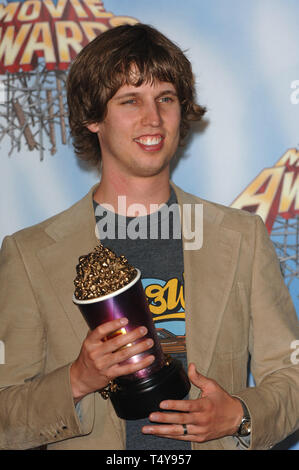 Napoleon Dynamite actor Jon Heder pools a goofy face as he arrives at ...