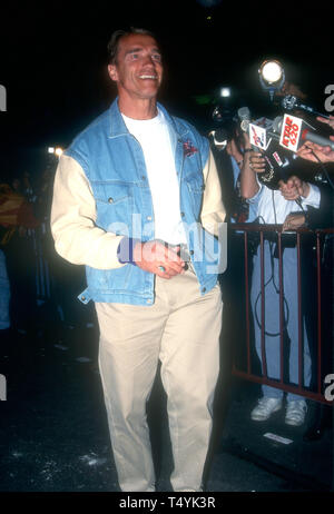 Phoenix, Arizona, USA 27th March 1994 Actor Arnold Schwarzenegger attends Grand Opening of Planet Hollywood Phoenix on March 27, 1994 in Phoenix, Arizona, USA. Photo by Barry King/Alamy Stock Photo Stock Photo