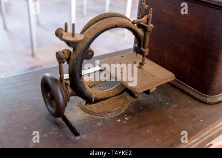 Old Sewing Machine in a spanish colonial house in Trinidad, Cuba.. Photo taken on 3rd of November, 2019 Stock Photo