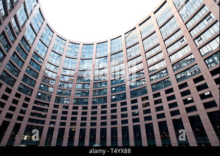 Das Europäische Parlament (inoffiziell auch Europaparlament oder EU-Parlament; kurz EP) mit offiziellem Sitz in Straßburg ist das Parlament der Europä Stock Photo