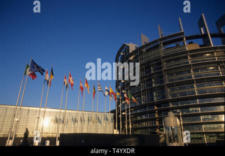 Das Europäische Parlament (inoffiziell auch Europaparlament oder EU-Parlament; kurz EP) mit offiziellem Sitz in Straßburg ist das Parlament der Europä Stock Photo