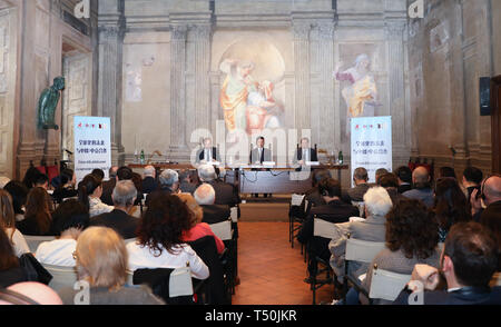 Rome. 18th Apr, 2019. Photo taken on April 18, 2019 shows a seminar at the Luigi Sturzo Institute (ILS) in Rome, Italy. A seminar was held here Thursday, where Chinese and Italian scholars gathered to discuss Sino-Italian and Sino-European relations as well as globalization. Credit: Cheng Tingting/Xinhua/Alamy Live News Stock Photo