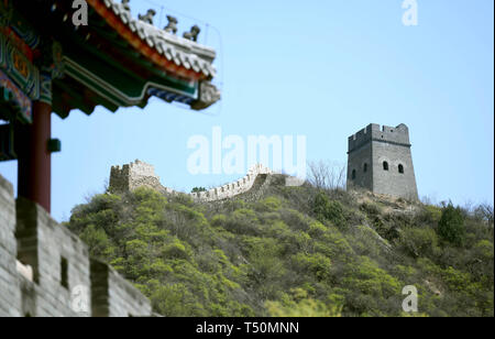 (190420) -- TIANJIN, April 20, 2019 (Xinhua) -- Photo taken on April 19, 2019 shows the Huangyaguan Great Wall in the northern suburb of Tianjin, north China. The Huangyaguan Great Wall was built more than 14 centuries ago for border defense purpose. The structure winds its way for about 3,000 meters along the mountain areas of today's Jizhou District on the outskirts of Tianjin. (Xinhua/Yue Yuewei) Stock Photo