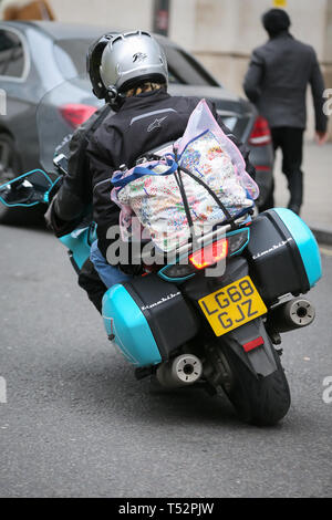 Fearne Cotton seen carrying a Vivienne Westwood carrier bag as she leaves BBC Radio Two Studios - London  Featuring: Fearne Cotton Where: London, United Kingdom When: 20 Mar 2019 Credit: WENN.com Stock Photo