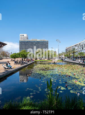 Israel, Tel Aviv-Yafo - 20 April 2019: Tel Aviv city hall on Kikar Rabin square Stock Photo