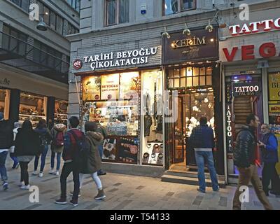 Tarihi Beyoglu Cikolatacisi (Historical Beyoglu Chocolates) on December 25, 2017 in Istiklal Avenue, Taksim, Beyoglu, Istanbul Stock Photo
