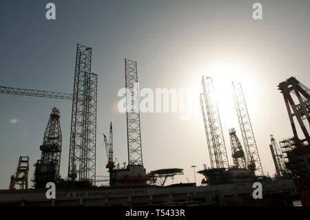 Jackups moored at Dubai Dry Docks (UAE) Stock Photo