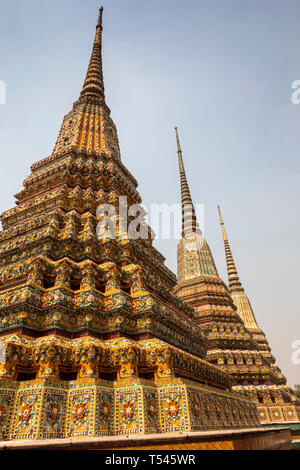 Thailand, Bangkok, Wat Pho, Phra Maha Chedi, decorated Suan Misakawan memorial chedis to royal family Stock Photo