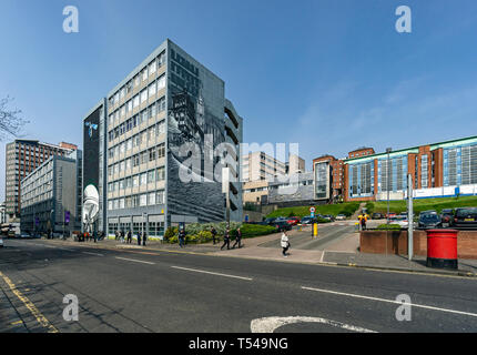 The University of Strathclyde Richmont Street Glasgow Scotland UK with Graham Hills building centre, Livingstone Tower left & James Blyth Court right Stock Photo