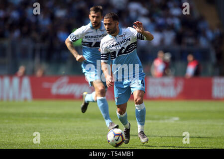 Rome, Italy. 20th Apr, 2019. 20.04.2019 Stadio Olimpico, Rome, Italy. SERIE A:RIZA DURMISI in action during ITALIAN SERIE A match between SS LAZIO VS CHIEVO VERONA, SCORE 1-2 at Stadio Olimpico in Rome. Credit: Independent Photo Agency/Alamy Live News Stock Photo