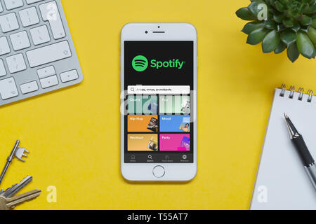 Screenshot spotify logo hi-res stock photography and images - Alamy