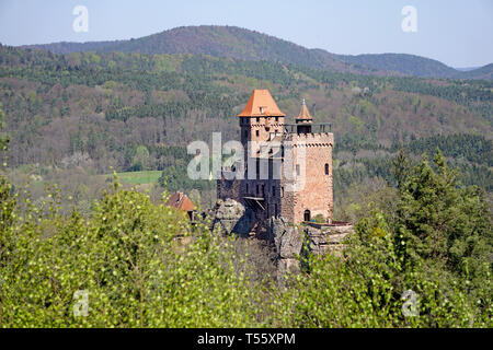 Burg Berwartstein, mittelalterliche Felsenburg und einzige bewohnte Burg in der Pfalz, Erlenbach bei Dahn, Wasgau, Rheinland-Pfalz, Deutschland | Berw Stock Photo