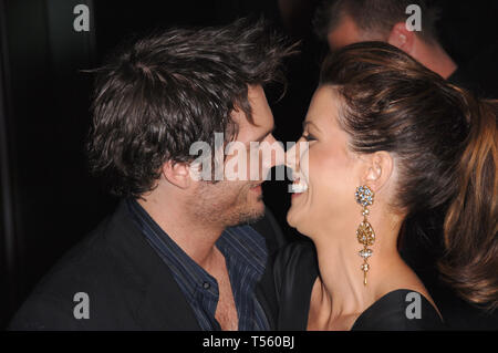 LOS ANGELES, CA. January 11, 2006: Actress KATE BECKINSALE & husband director LEN WISEMAN at the world premiere of their new movie Underworld Evolution at the Cinerama Dome, Hollywood. © 2006 Paul Smith / Featureflash Stock Photo