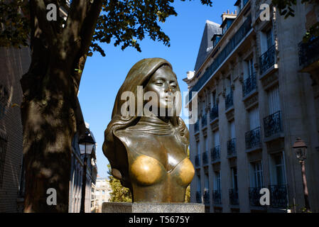 Statue of Dalida, a French singer and actress, in Montmartre, France Stock Photo