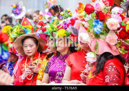 New York, USA. 21st Apr, 2019. New York City Easter Parade on April 21, 2019 in New York City. (PHOTO: WILLIAM VOLCOV/BRAZIL PHOTO PRESS) Credit: Brazil Photo Press/Alamy Live News Stock Photo