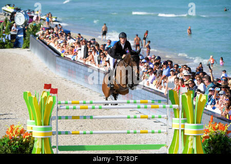 MIAMI BEACH FL APRIL 20 Scott Brash at the Longines Global