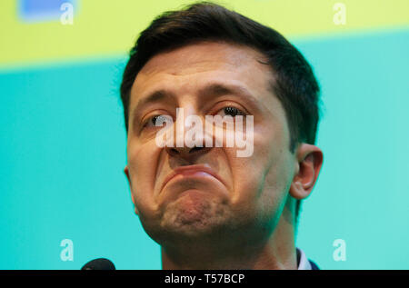 Kiev, Ukraine. 21st Apr, 2019. Ukrainian comic actor and presidential candidate Volodymyr Zelensky  is seen speaking during a press conference at his campaign headquarters in Kiev.  The second round of presidential elections was held on April 21, 2019. Credit: SOPA Images Limited/Alamy Live News Stock Photo