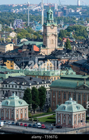 Storkyrkan, the Great Church or Church of St. Nicholas, with the House of Nobility and colourful historic buildings of Gamla Stan in Stockholm Stock Photo