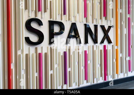 Spanx Retail Store Exterior And Trademark Logo Stock Photo - Download Image  Now - Spanx, Sara Blakely, Building Exterior - iStock