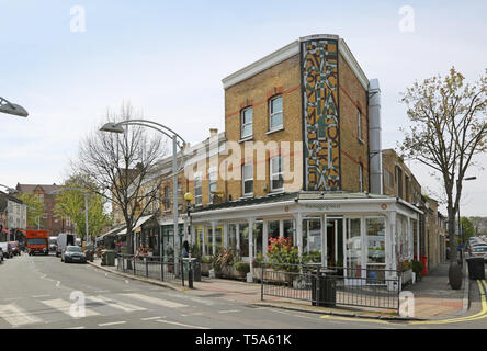 The Begging Bowl restaurant on Bellenden Road, Peckham, London, UK. One of the many trendy restaurants in this newly fashionable area. Stock Photo