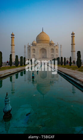 taj mahal sunrire india Stock Photo