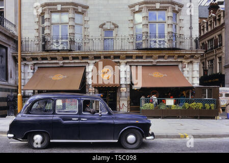 Hard Rock Cafe. Old Park Lane, Mayfair, London, England, Uk. Circa 1980 