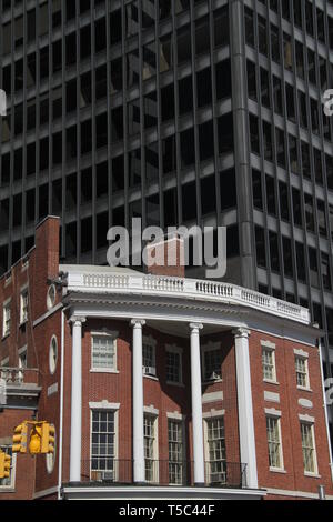 The historical James Watson House, now the Rectory of the Shrine of St. Elizabeth Ann Bayley Seton in Lower Manhattan, USA Stock Photo