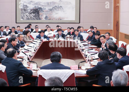 (190423) -- BEIJING, April 23, 2019 (Xinhua) -- Chinese Vice Premier Han Zheng, also a member of the Standing Committee of the Political Bureau of the Communist Party of China (CPC) Central Committee and head of a leading group overseeing Hainan's comprehensive reform and opening-up, presides over a meeting of the group in Beijing, capital of China, April 22, 2019. (Xinhua/Yao Dawei) Stock Photo