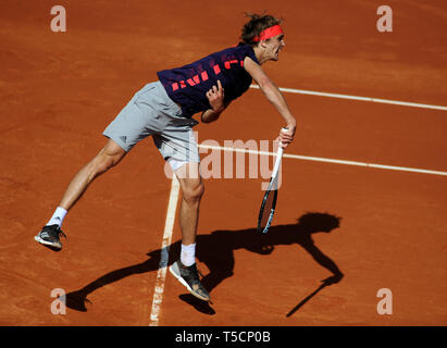 Barcelona, Spain. 23rd Apr, 2019. Tennis: ATP-Tour - Barcelona, single, men, 2nd round. Alexander Zverev from Germany in action against Jarry from Chile. Credit: Sergio Carmona/dpa/Alamy Live News Stock Photo