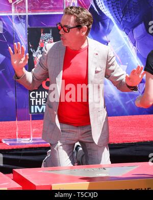 Hollywood, United States. 23rd Apr, 2019. HOLLYWOOD, LOS ANGELES, CALIFORNIA, USA - APRIL 23: Robert Downey Jr. attends the Marvel Studios' 'Avengers: Endgame' Cast Place Their Hand Prints In Cement At TCL Chinese Theatre IMAX Forecourt held at the TCL Chinese Theatre IMAX on April 23, 2019 in Hollywood, Los Angeles, California, United States. (Photo by David Acosta/Image Press Agency) Credit: Image Press Agency/Alamy Live News Stock Photo