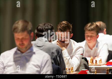 Magnus carlsen anand hi-res stock photography and images - Alamy