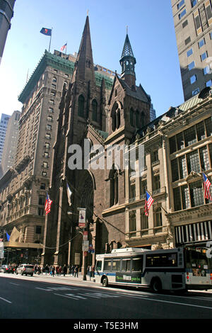 The Peninsula New York Hotel and Fifth Avenue Presbyterian Church on 5th Ave in New York City, USA Stock Photo