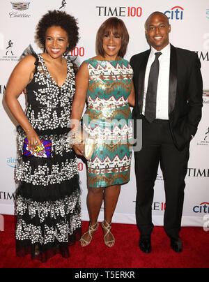 April 23, 2019 - New York City, New York, U.S. - News personality GAYLE KING with her children (L) KIRBY BUMPUS and (R) WILLIAM BUMPUS JR attend the arrivals for the 2019 TIME 100 Gala held at the Time Warner Center. (Credit Image: © Nancy Kaszerman/ZUMA Wire) Stock Photo